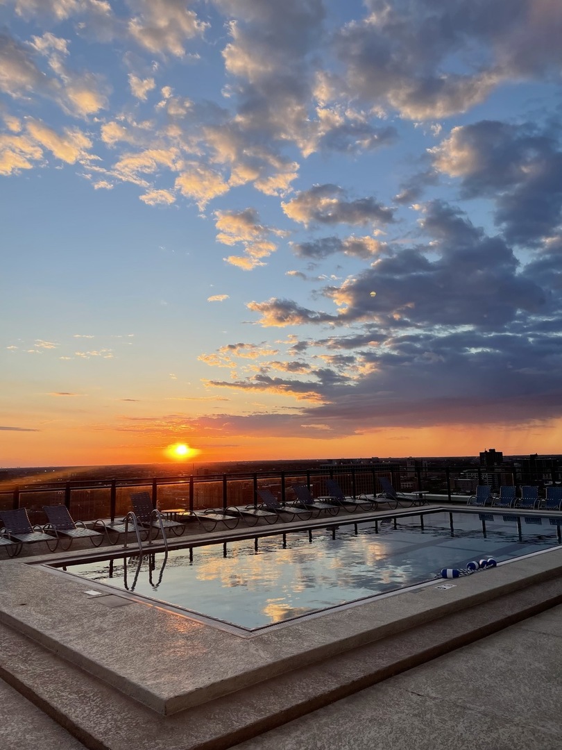 720 W Gordon Terrace Unit: 6J