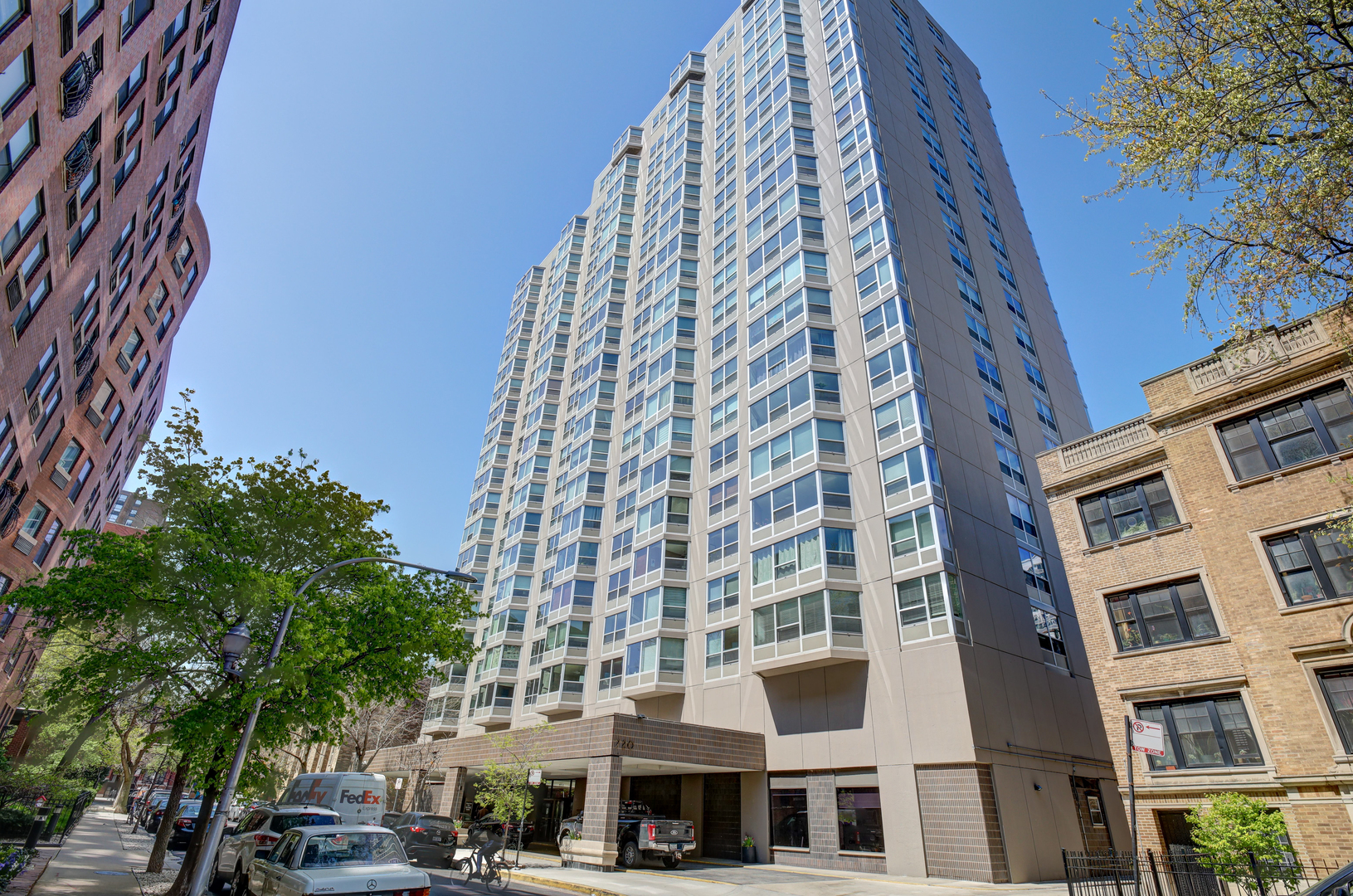 720 W Gordon Terrace Unit: 6J