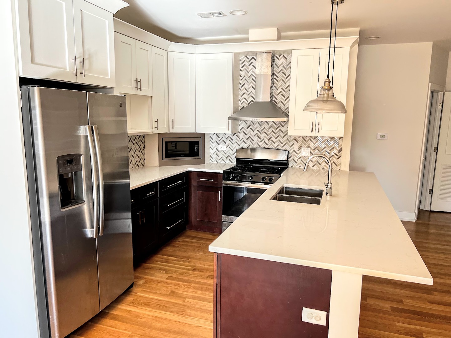 3203 N Ridgeway Avenue Unit: 4C
