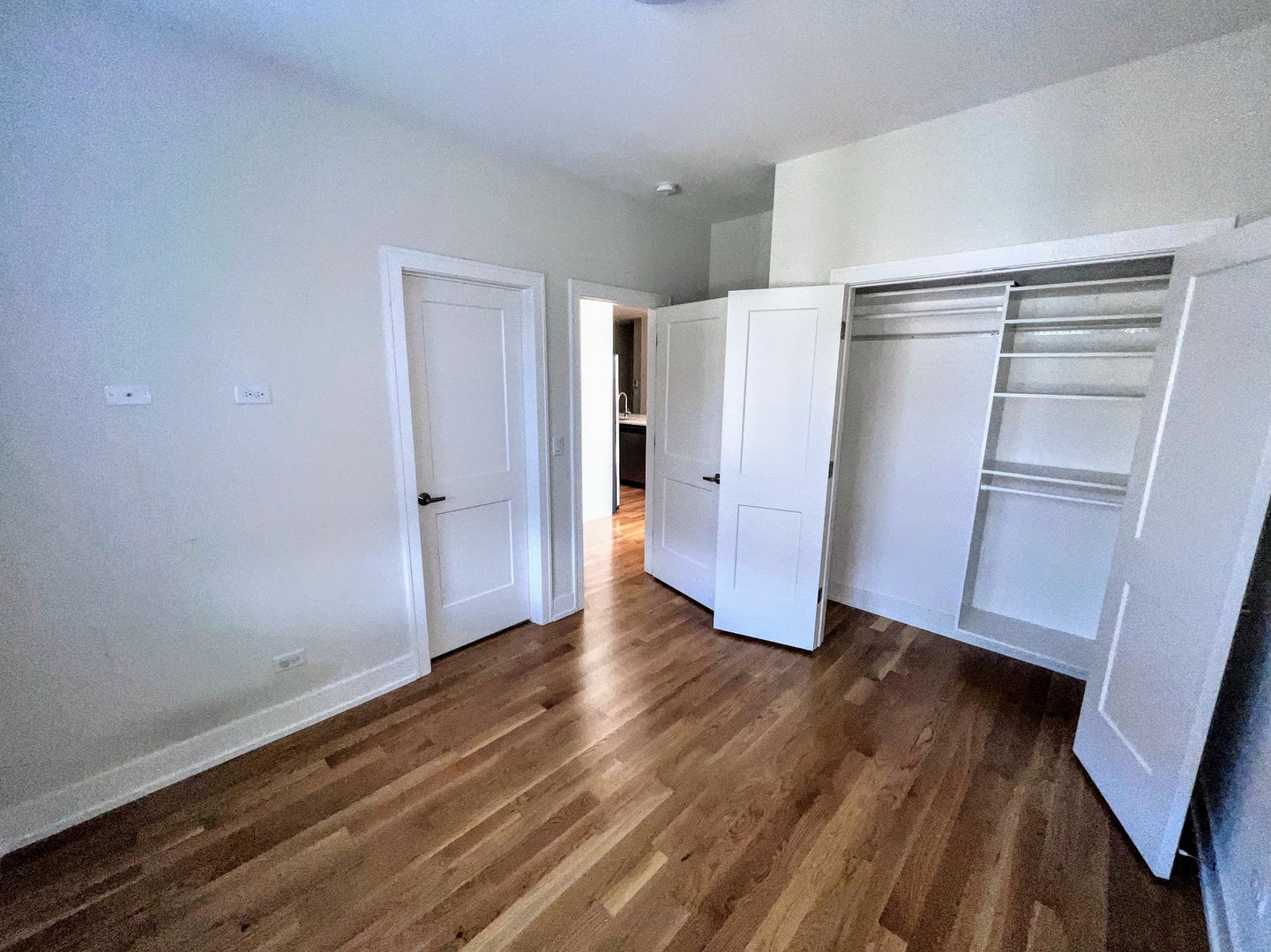 3203 N Ridgeway Avenue Unit: 4C