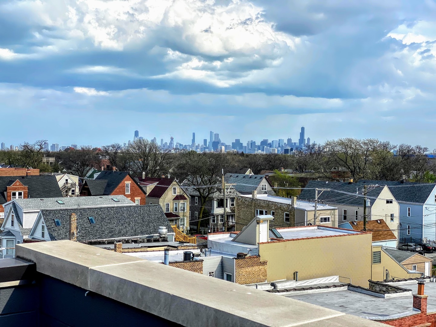 3203 N Ridgeway Avenue Unit: 4C