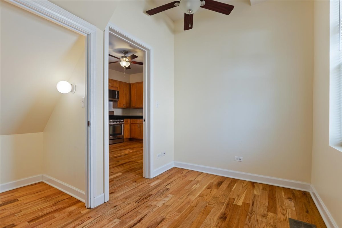 1234 W 49th Place Unit: 1F