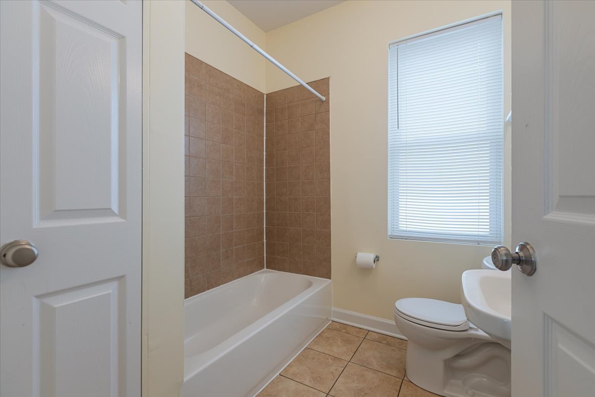 1234 W 49th Place Unit: 2F