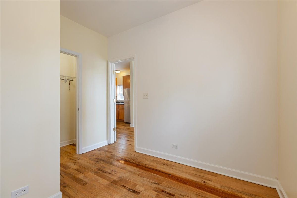 1234 W 49th Place Unit: 2F
