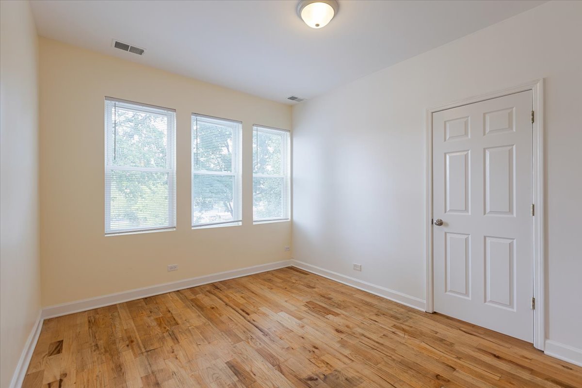 1234 W 49th Place Unit: 2F