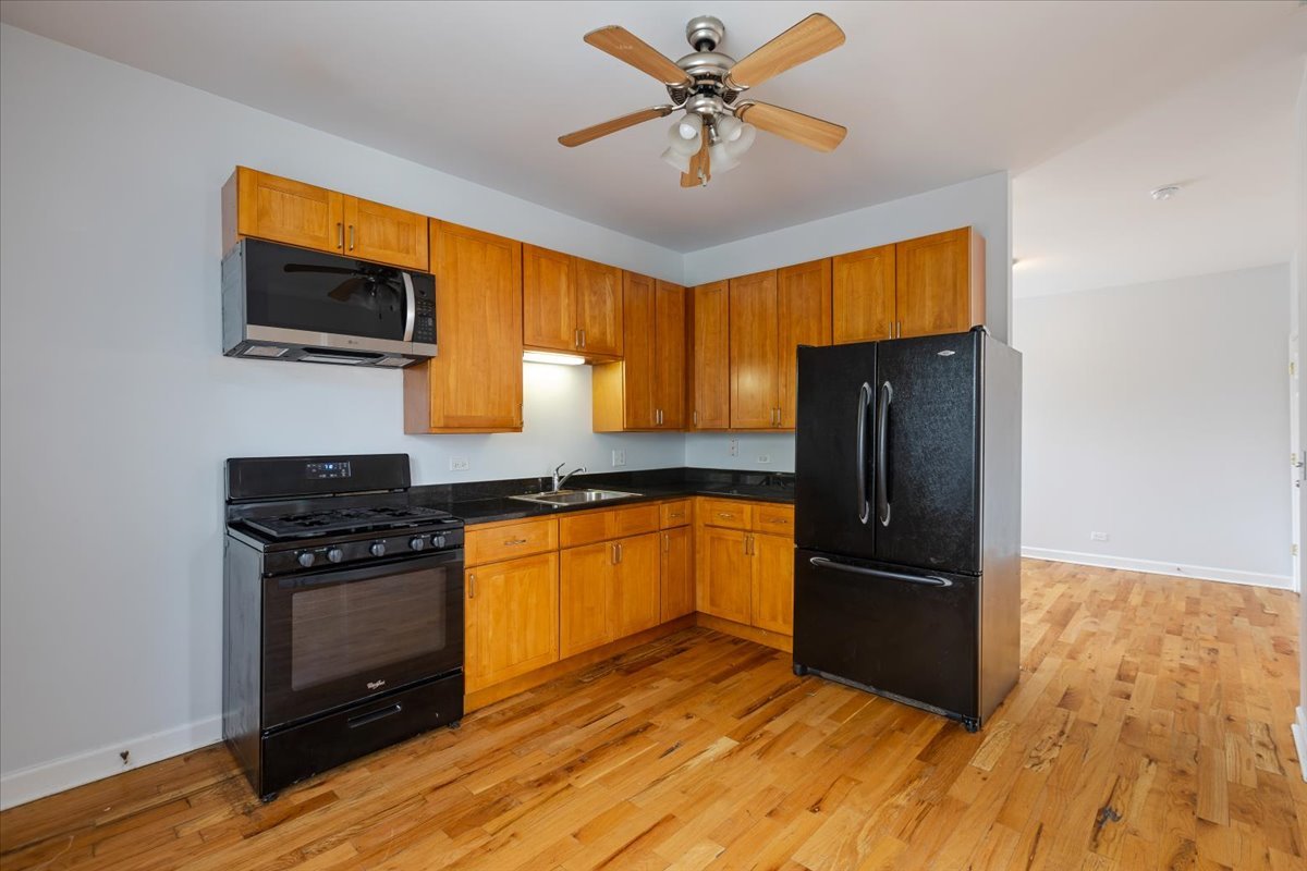 1234 W 49th Place Unit: 2R