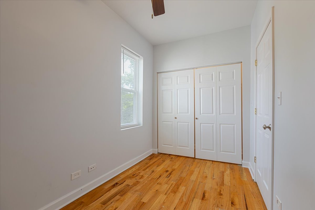 1234 W 49th Place Unit: 2R