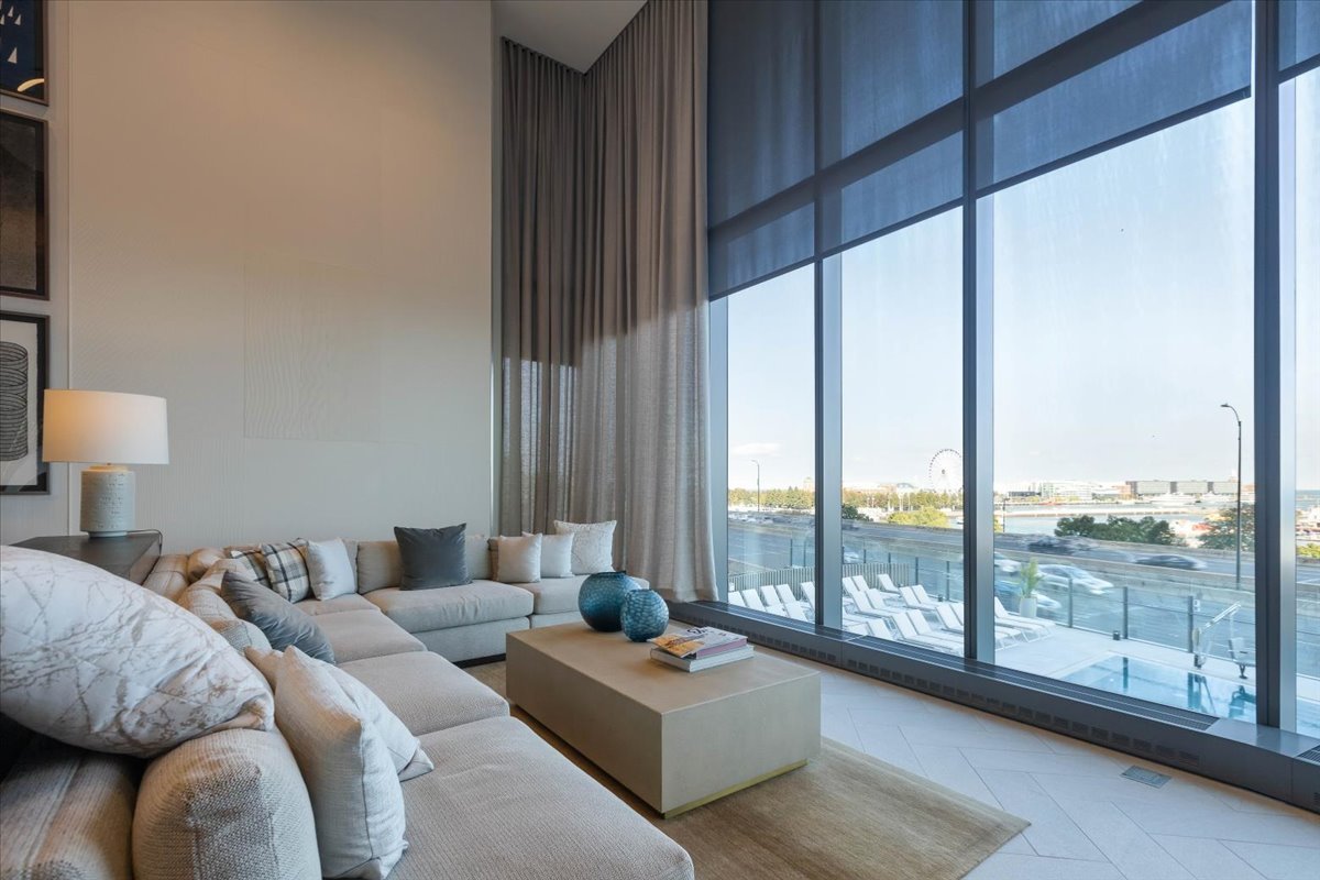 211 N Harbor Drive Unit: 409