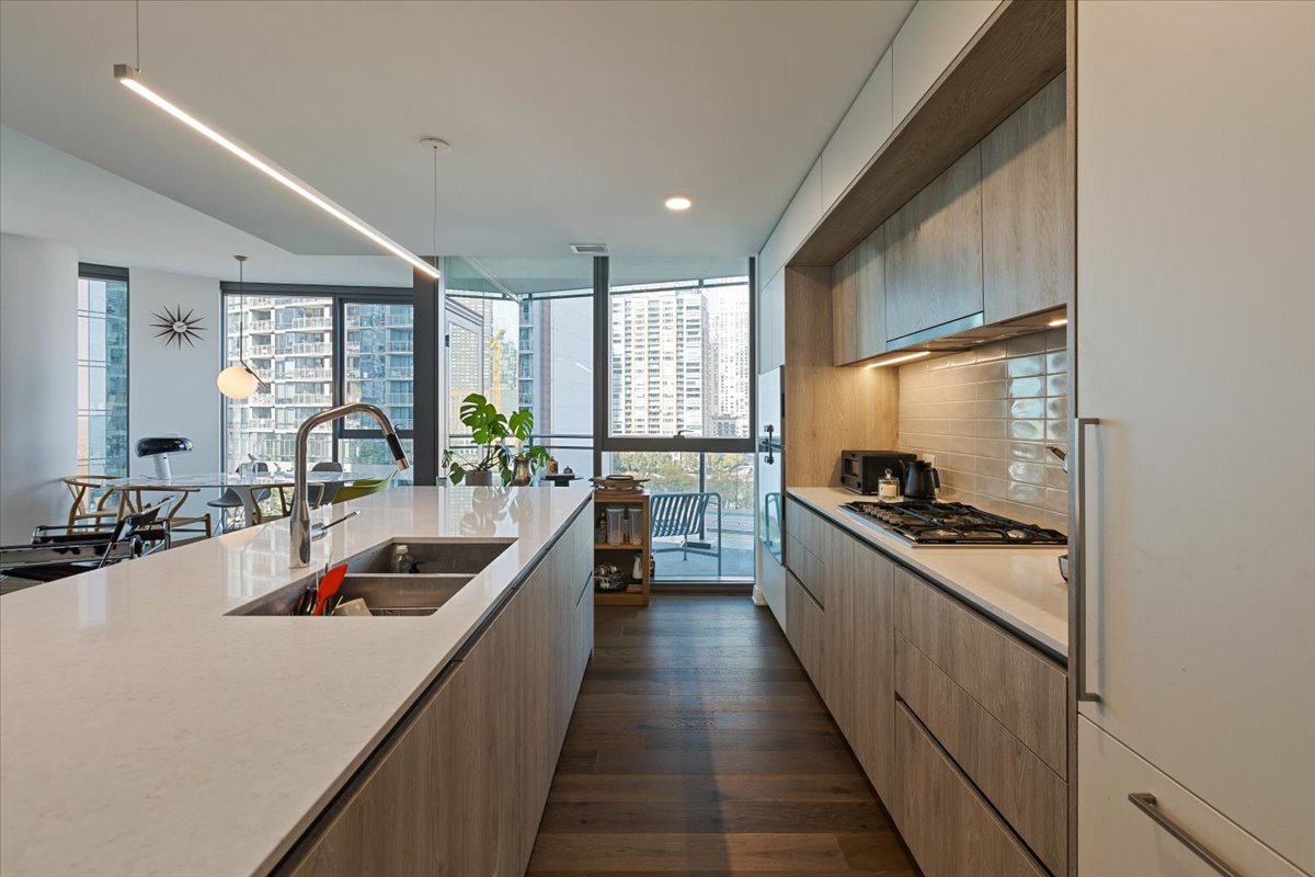 211 N Harbor Drive Unit: 409