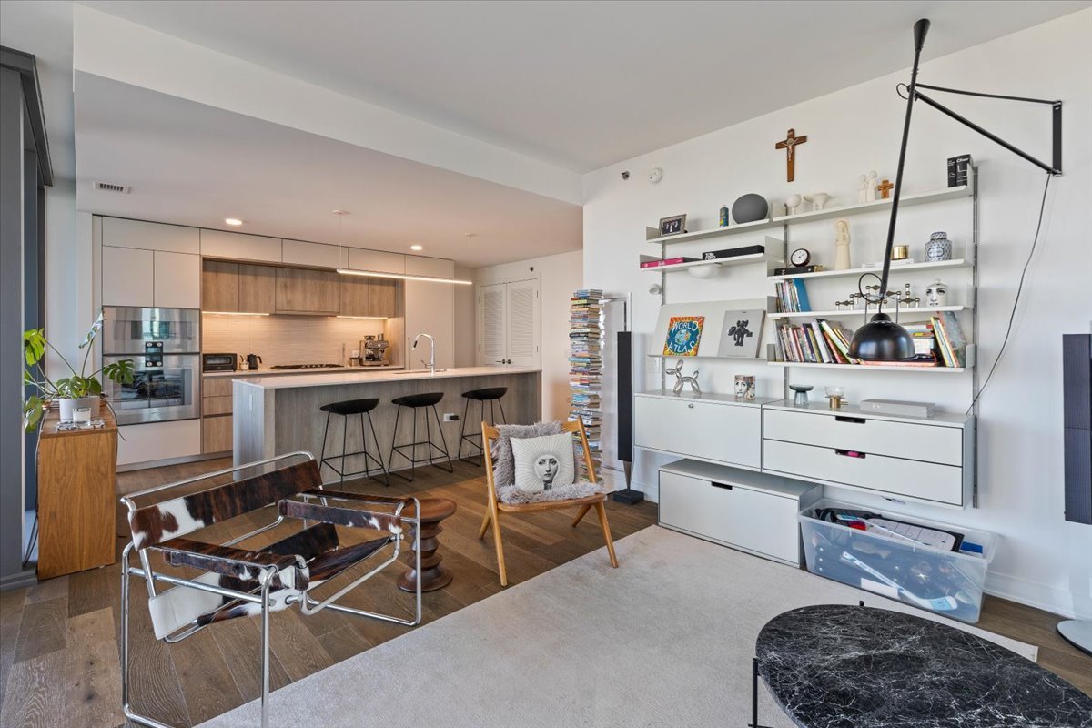211 N Harbor Drive Unit: 409
