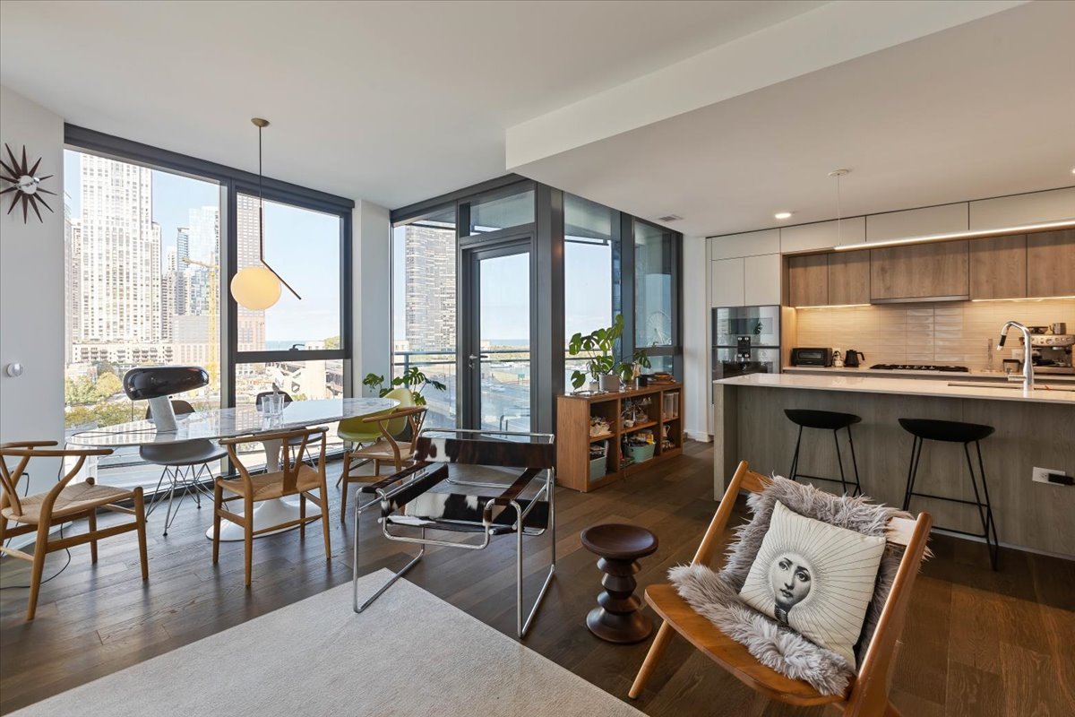 211 N Harbor Drive Unit: 409