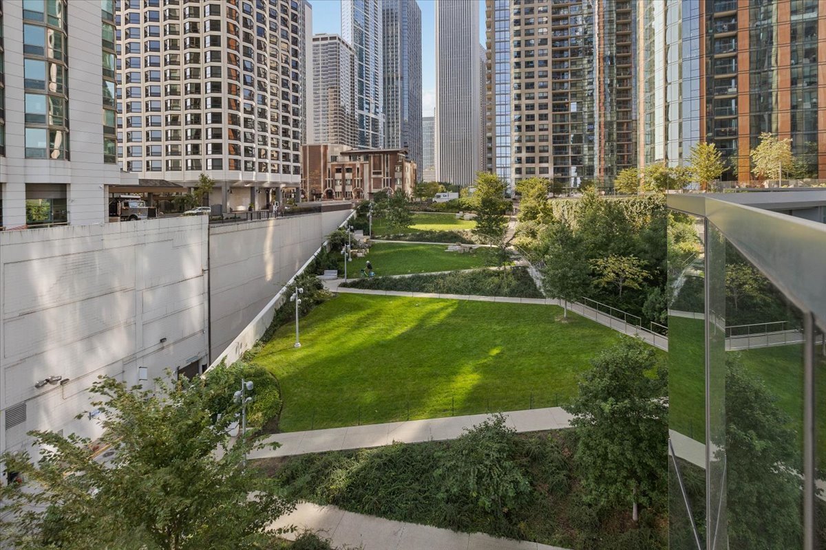 211 N Harbor Drive Unit: 409