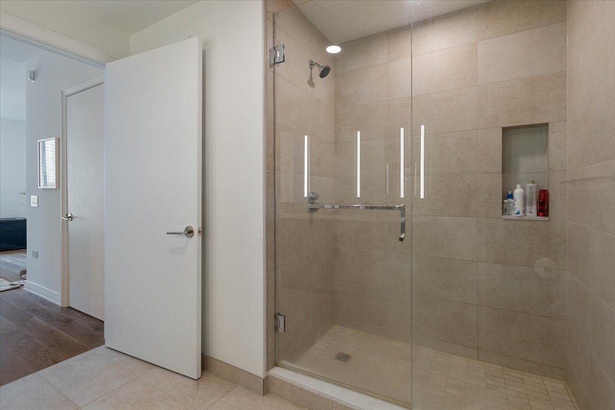 211 N Harbor Drive Unit: 409