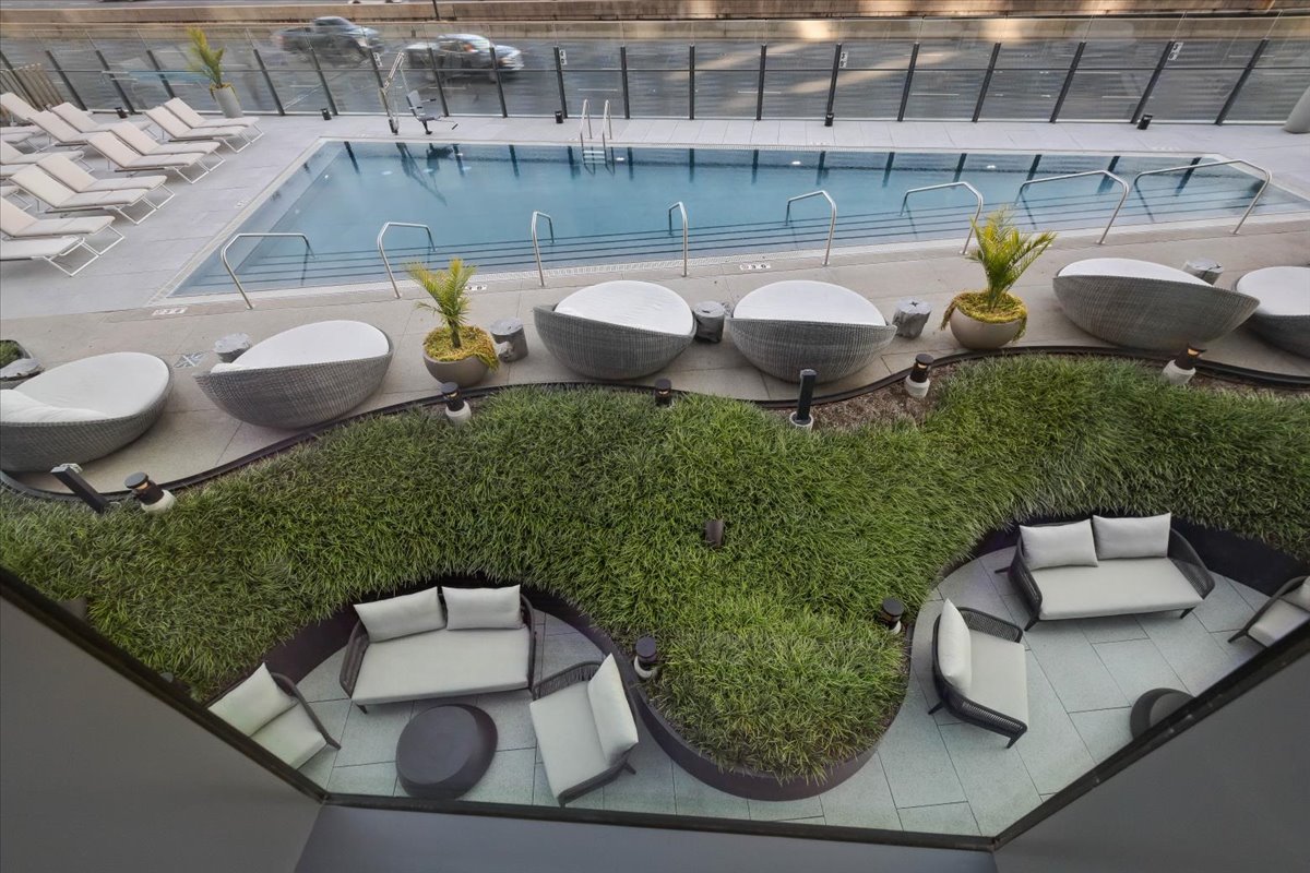 211 N Harbor Drive Unit: 409