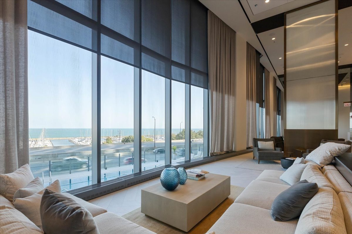 211 N Harbor Drive Unit: 409