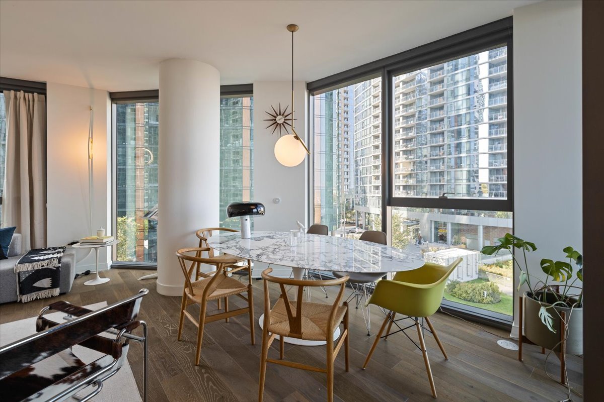 211 N Harbor Drive Unit: 409