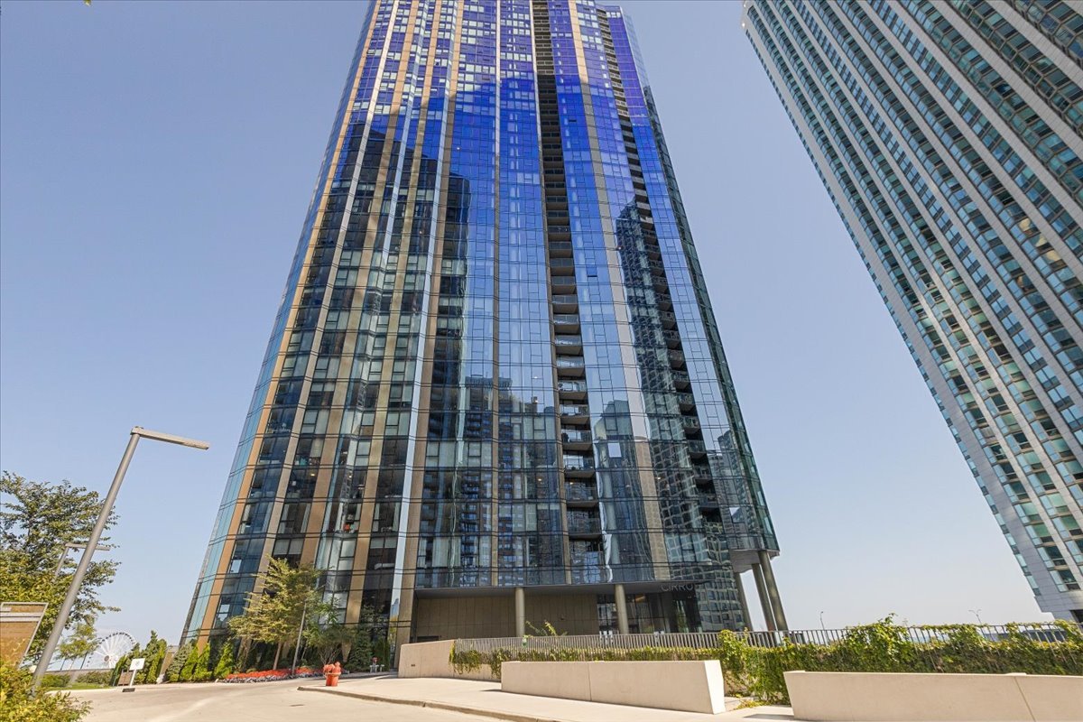 211 N Harbor Drive Unit: 409