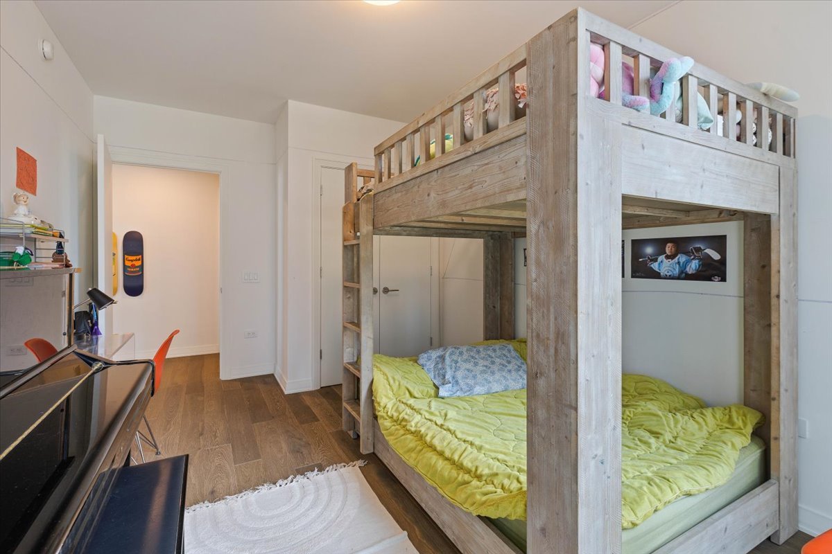 211 N Harbor Drive Unit: 409