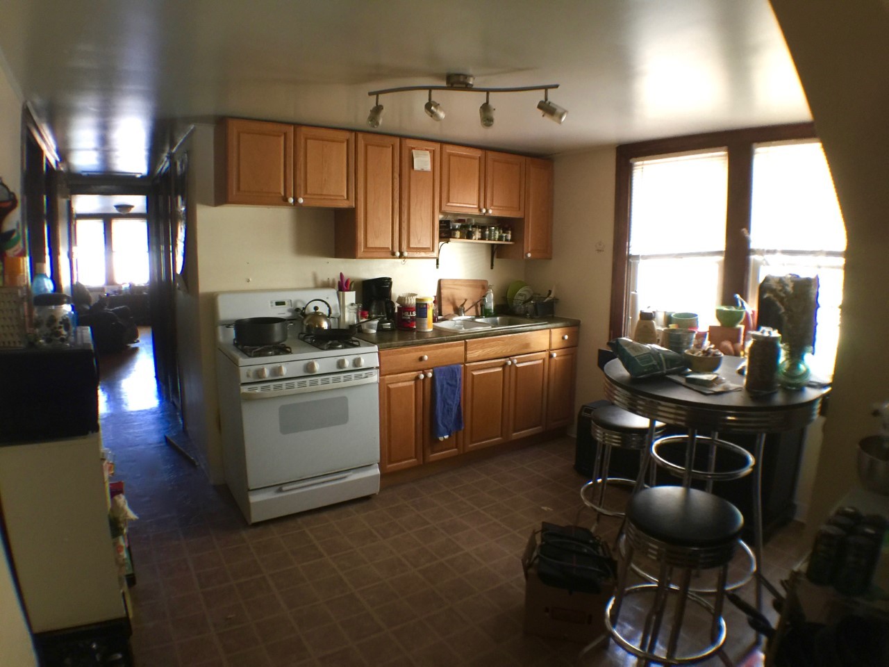 837 W 33RD Place Unit: 2F