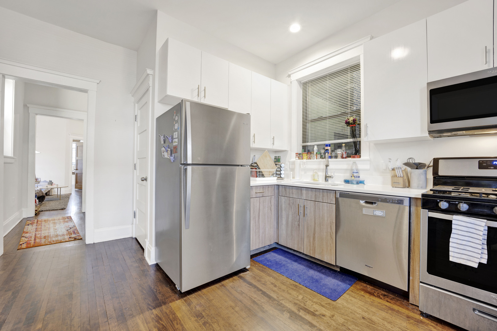1006 W Dakin Street Unit: 3