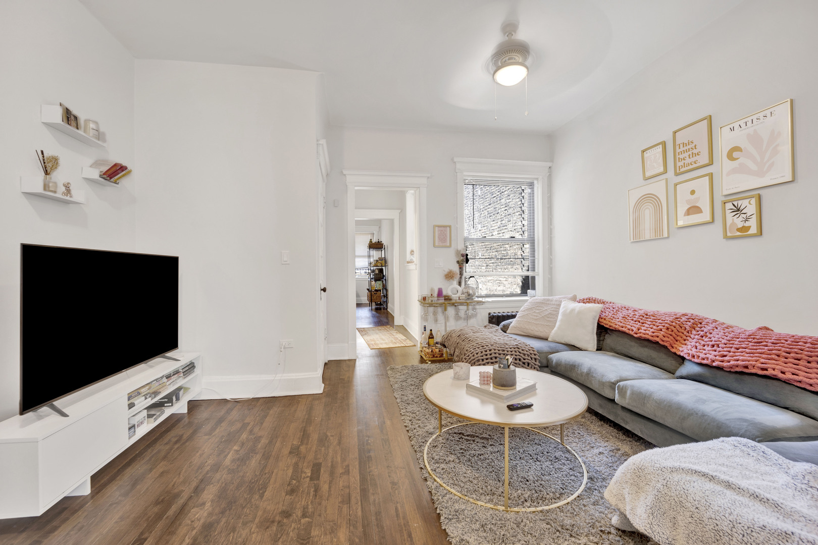 1006 W Dakin Street Unit: 3