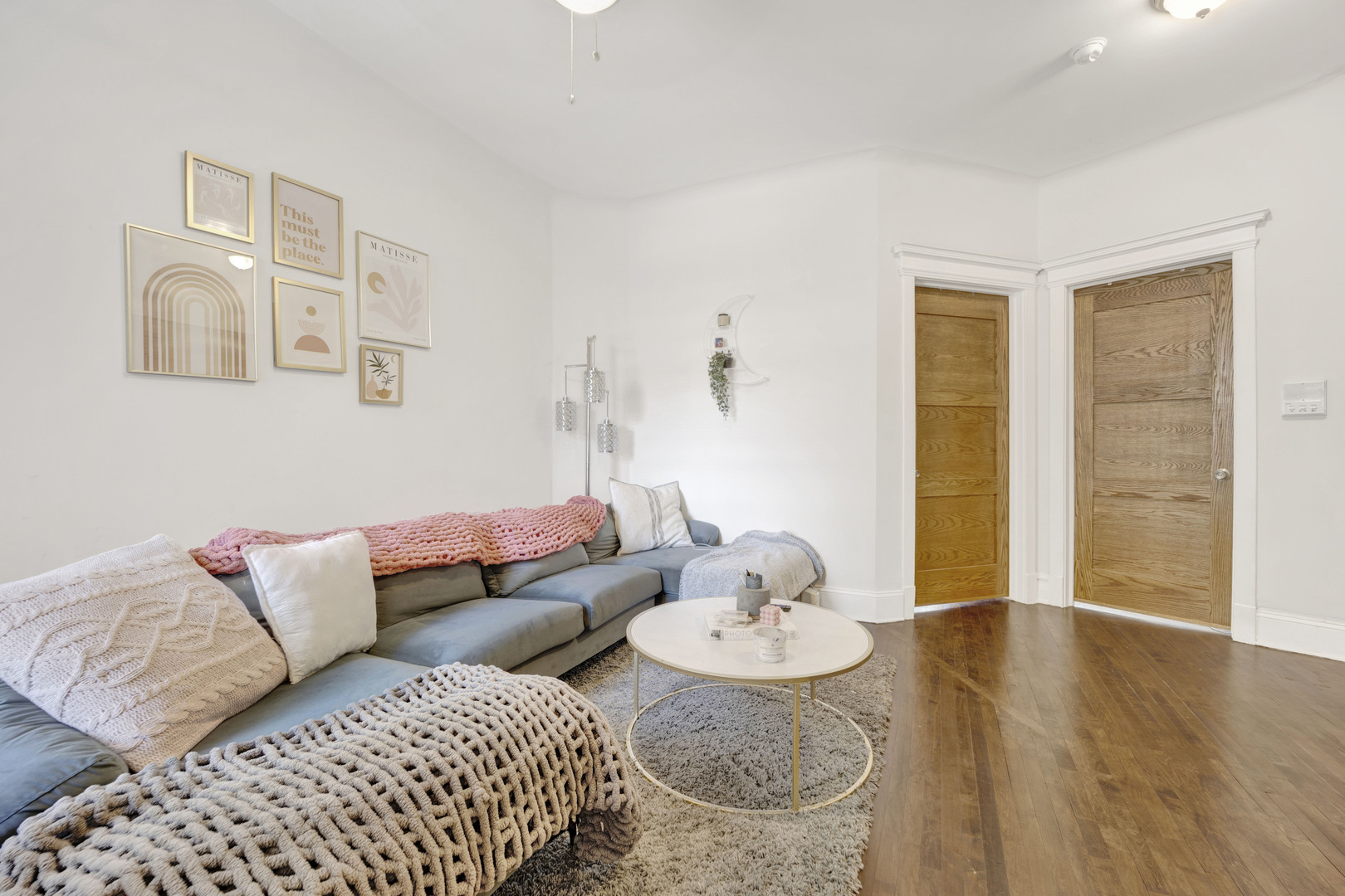 1006 W Dakin Street Unit: 3
