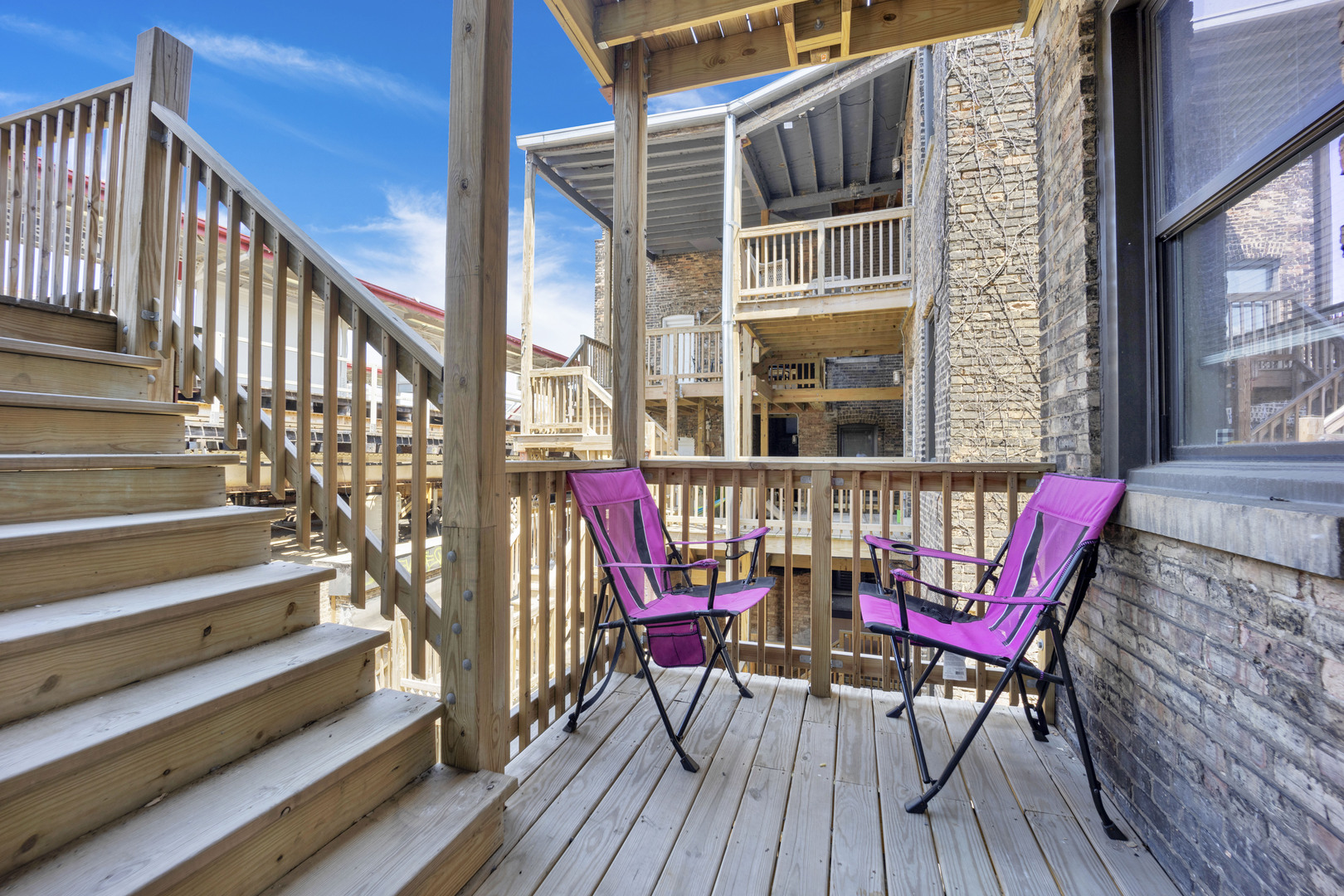 1006 W Dakin Street Unit: 3