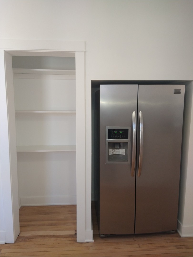 2021 W 47th Street Unit: 2R