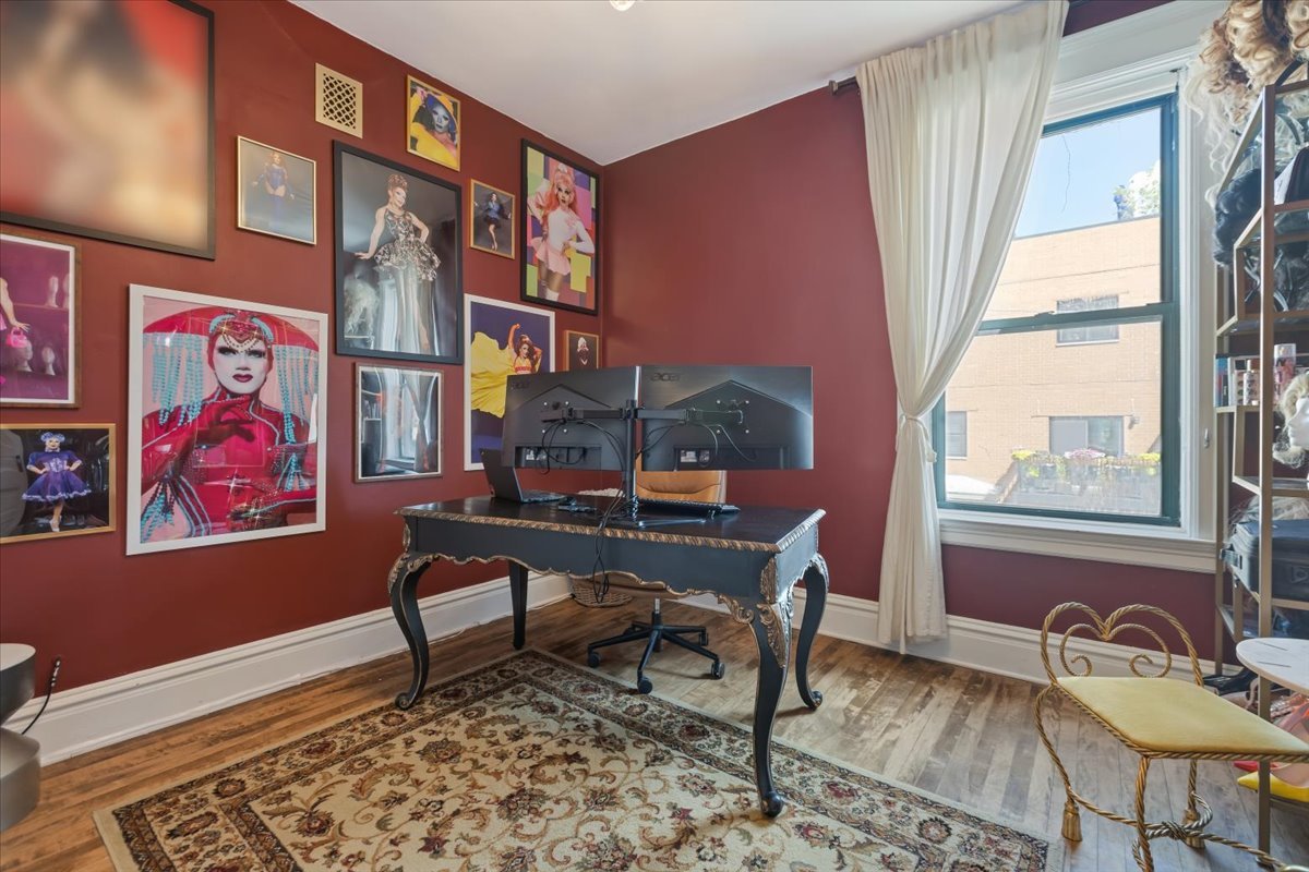 3619 N Wilton Avenue Unit: 3