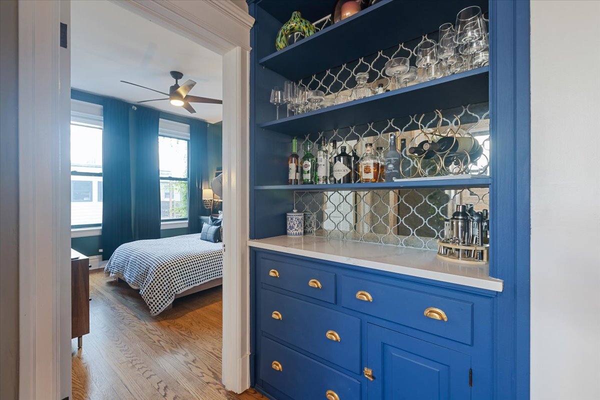 3619 N Wilton Avenue Unit: 3