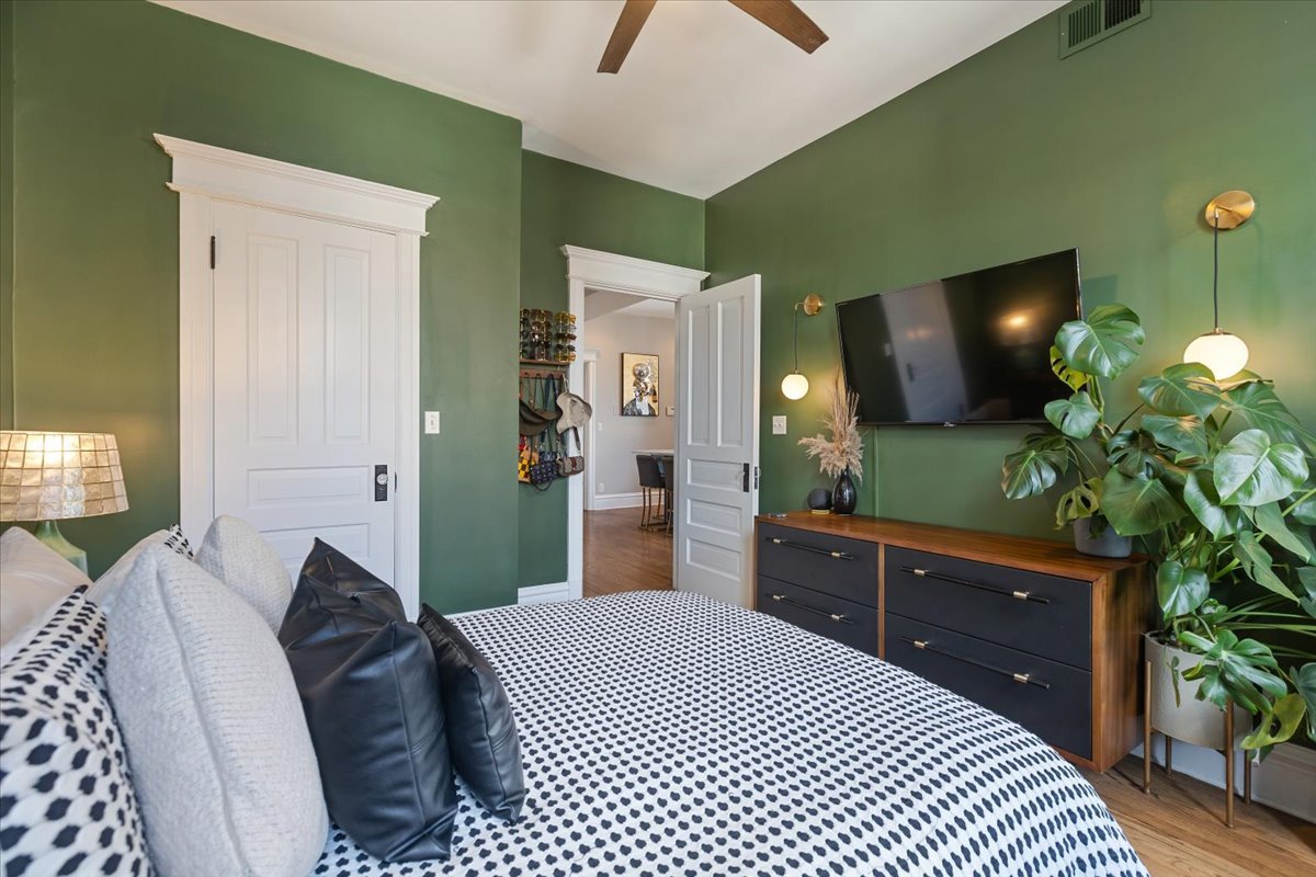 3619 N Wilton Avenue Unit: 3