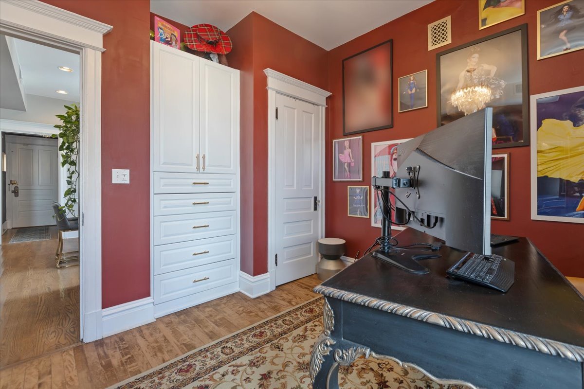 3619 N Wilton Avenue Unit: 3