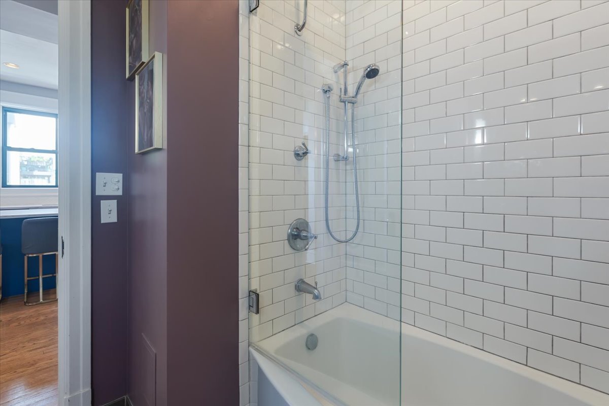 3619 N Wilton Avenue Unit: 3