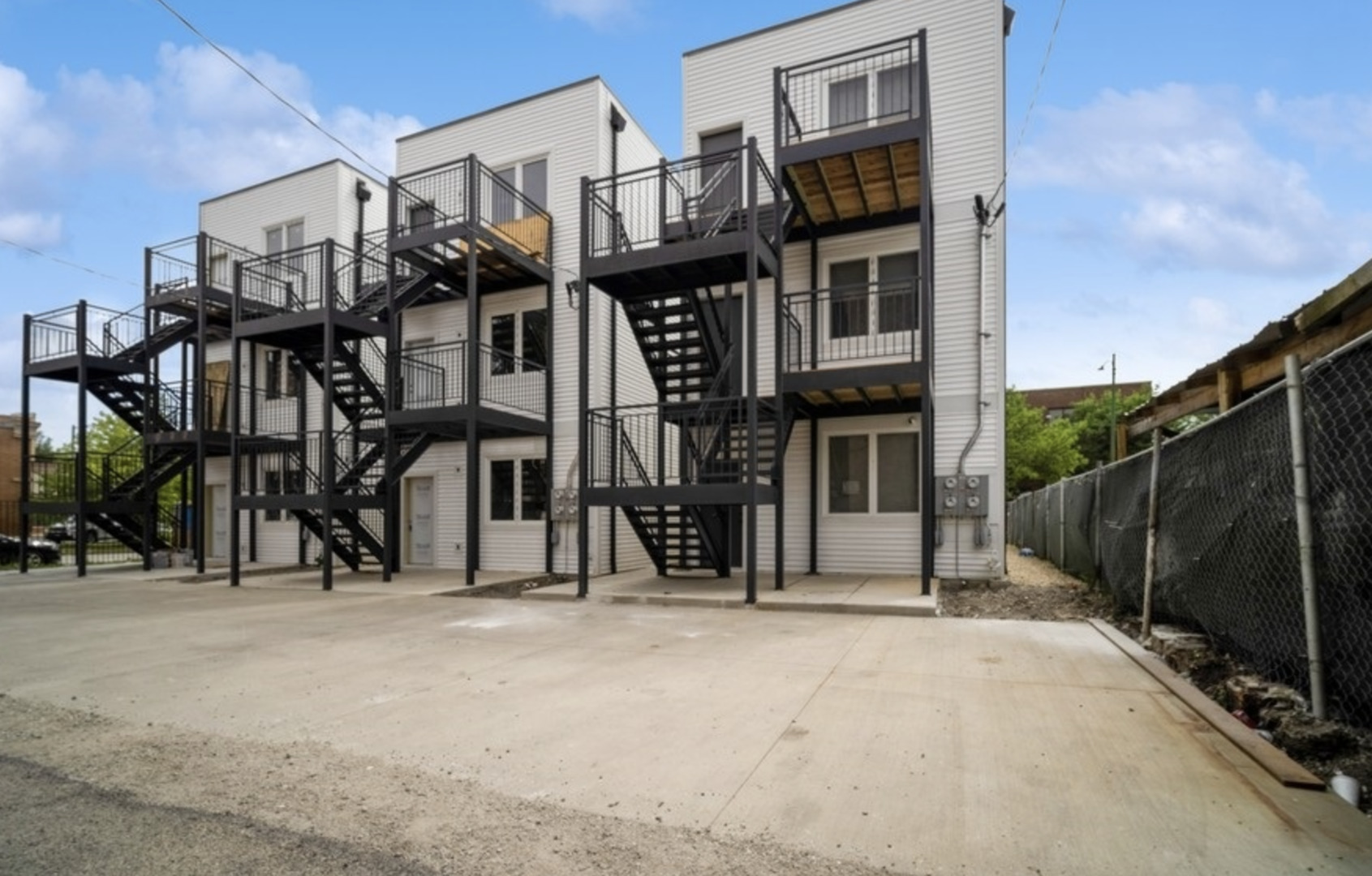 1100 S WESTERN Avenue Unit: 2