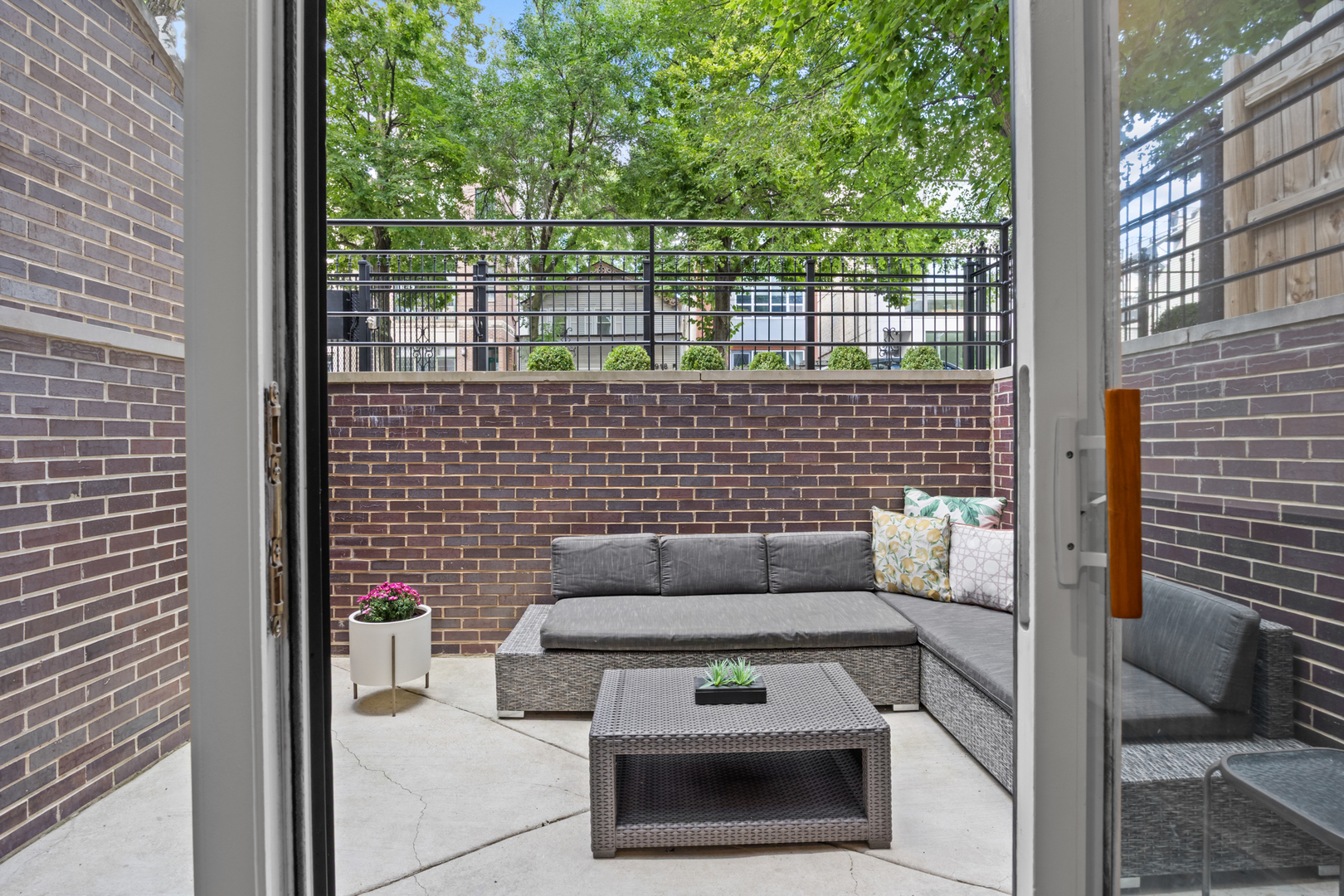 919 N Hermitage Avenue Unit: 1