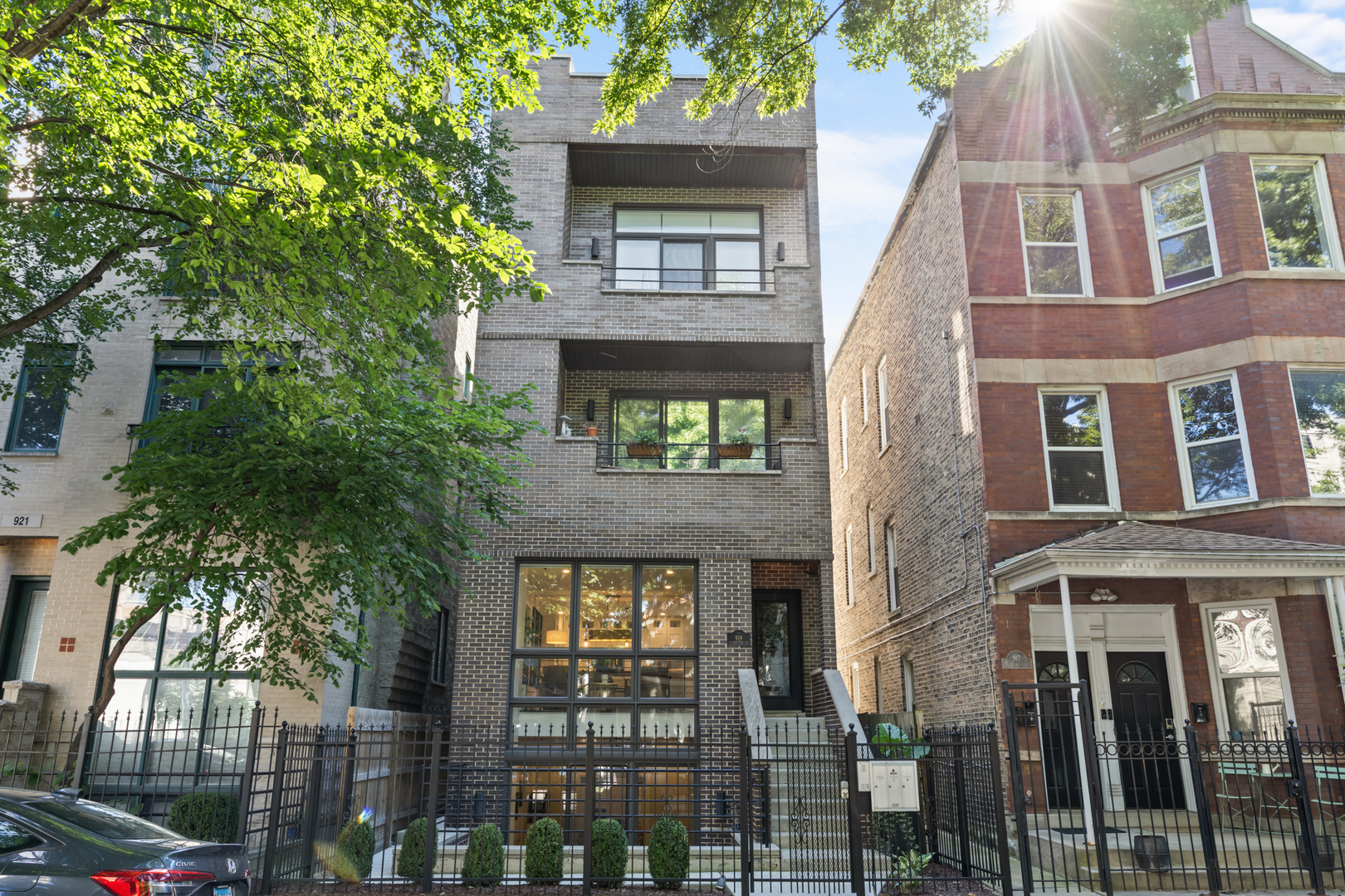 919 N Hermitage Avenue Unit: 1