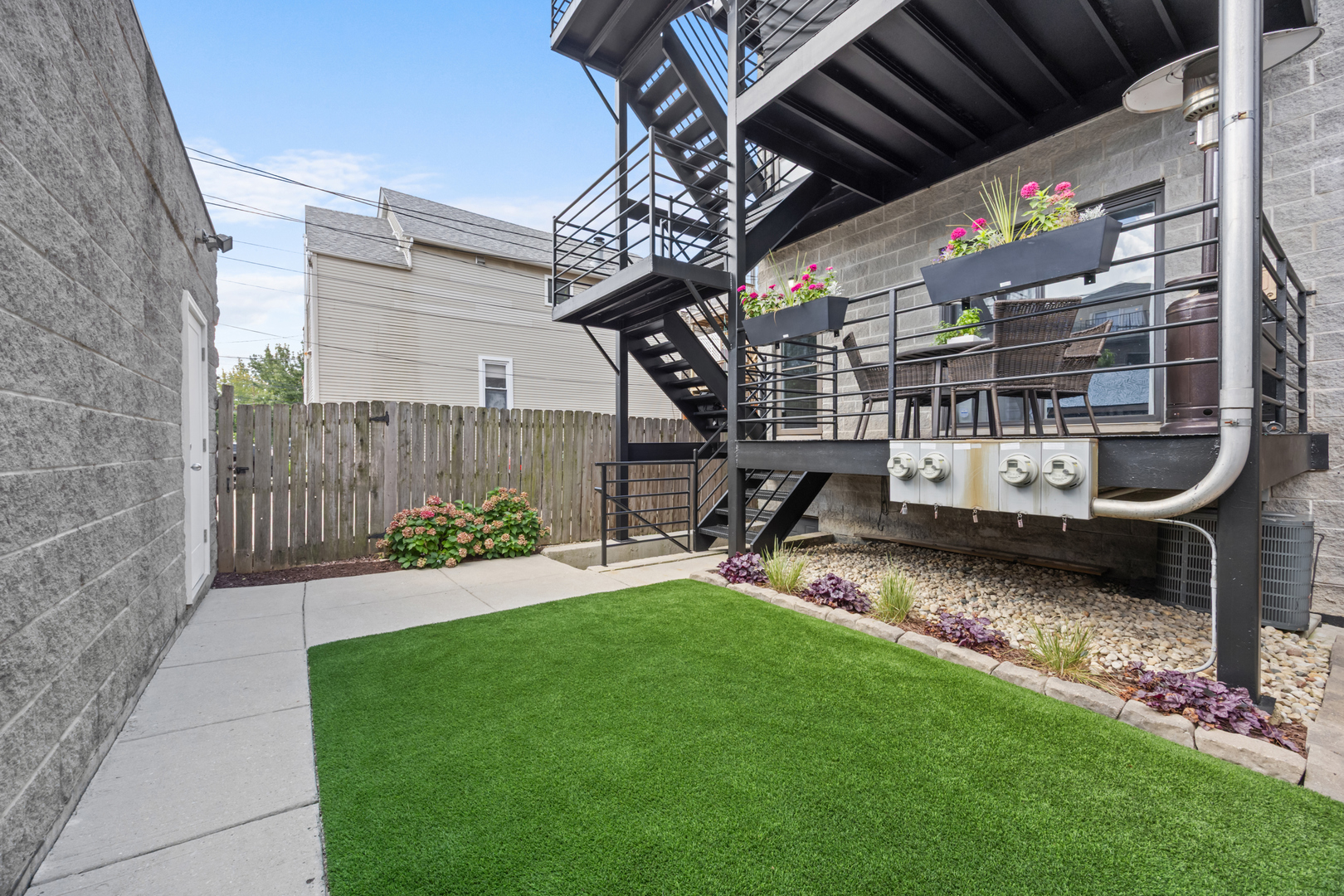 919 N Hermitage Avenue Unit: 1