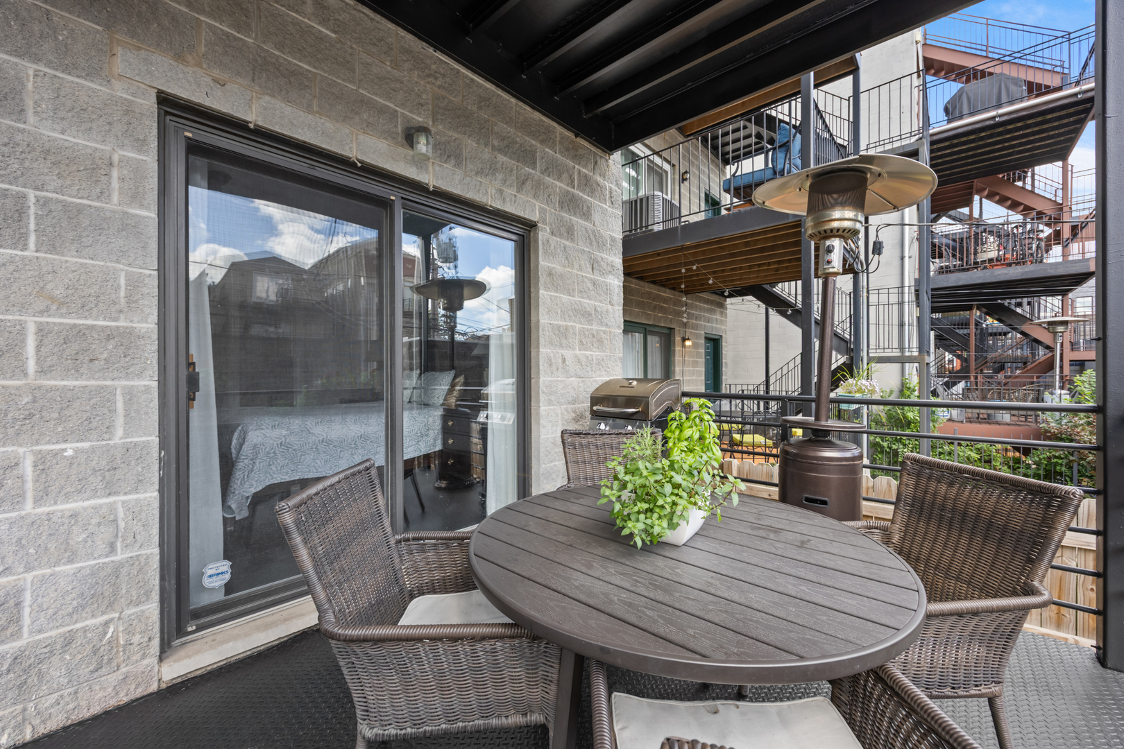 919 N Hermitage Avenue Unit: 1