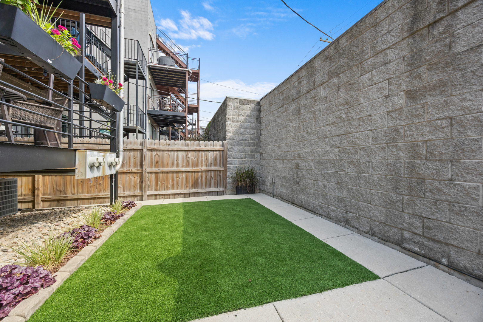 919 N Hermitage Avenue Unit: 1