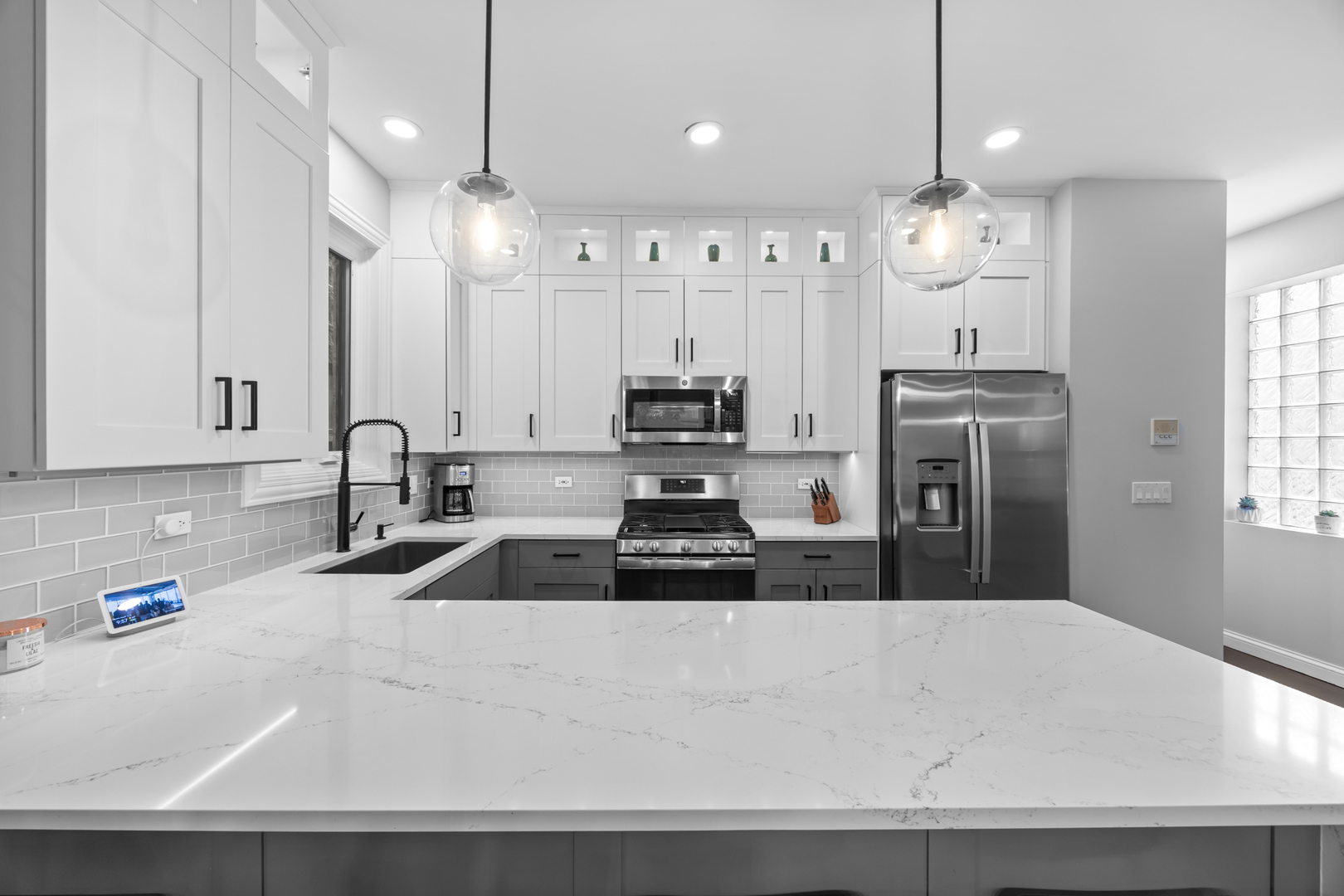 919 N Hermitage Avenue Unit: 1