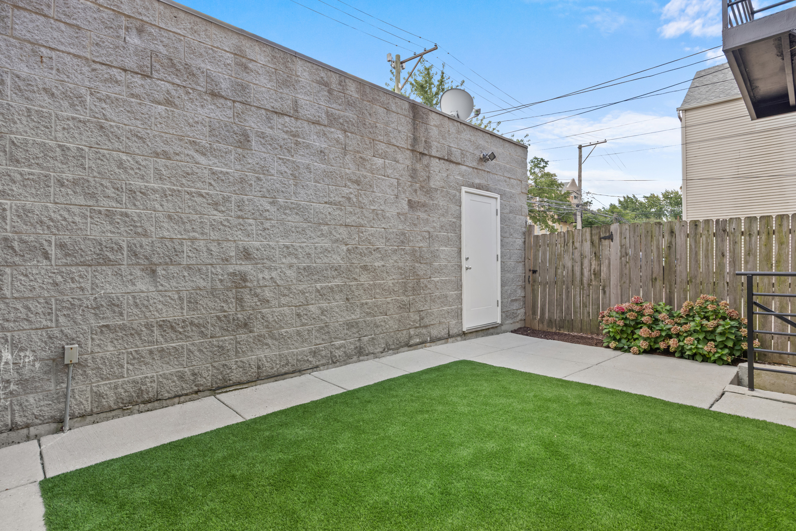 919 N Hermitage Avenue Unit: 1