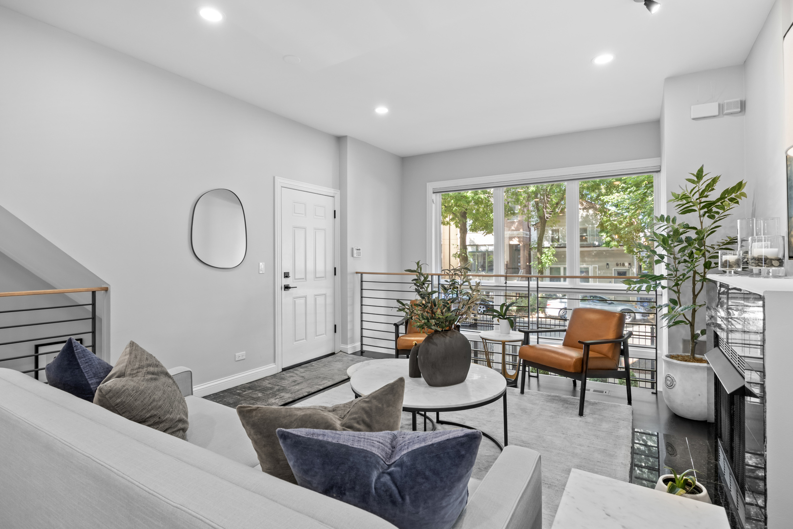 919 N Hermitage Avenue Unit: 1