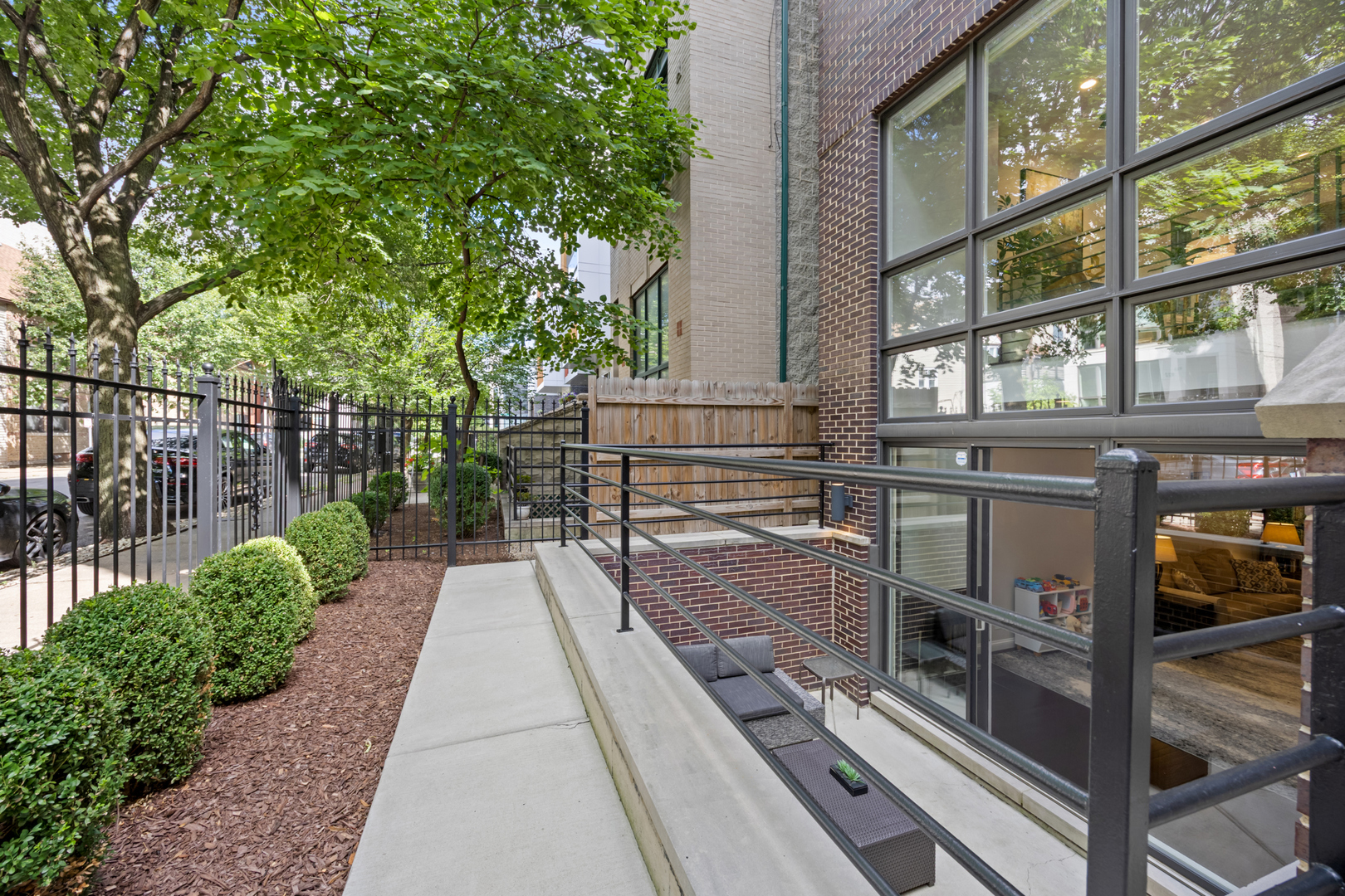 919 N Hermitage Avenue Unit: 1