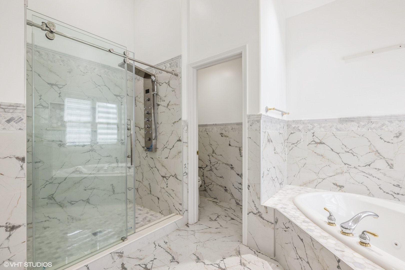 885 TIPPERARY Street