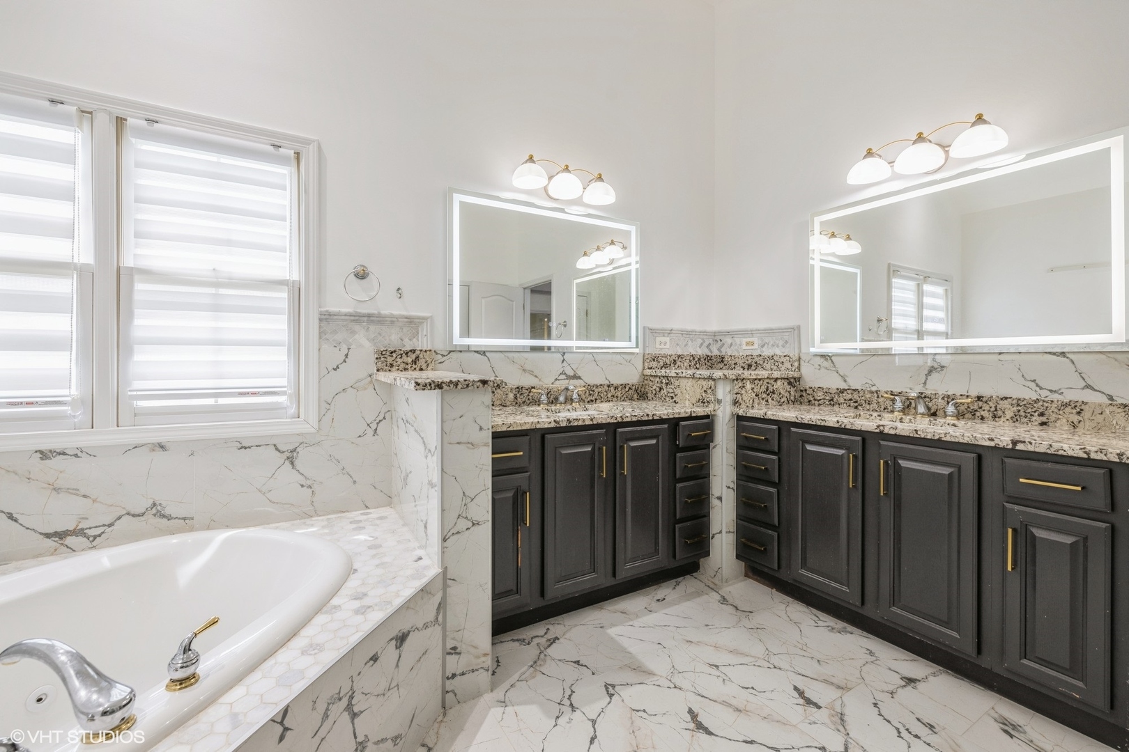 885 TIPPERARY Street