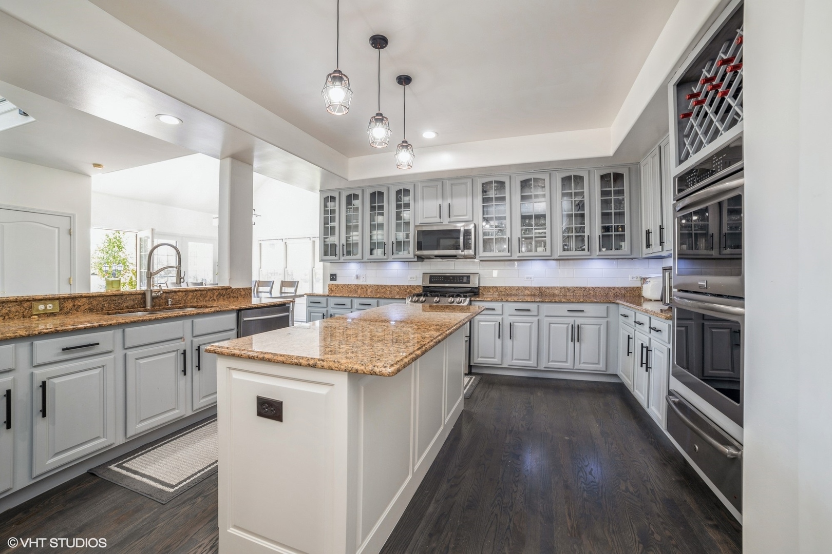 885 TIPPERARY Street