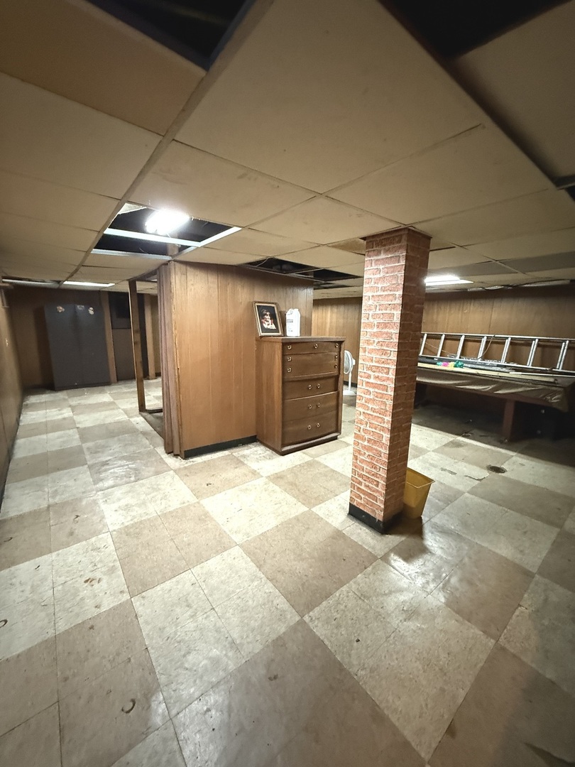 8732 S Buffalo Avenue