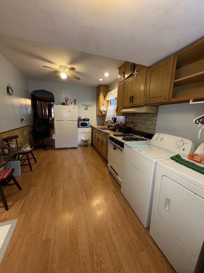 8732 S Buffalo Avenue