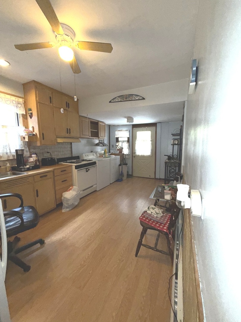 8732 S Buffalo Avenue