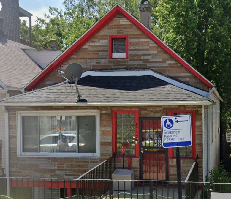 8732 S Buffalo Avenue